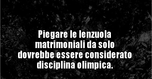 Piegare Le Lenzuola Matrimoniali Da Solo Dovrebbe Essere